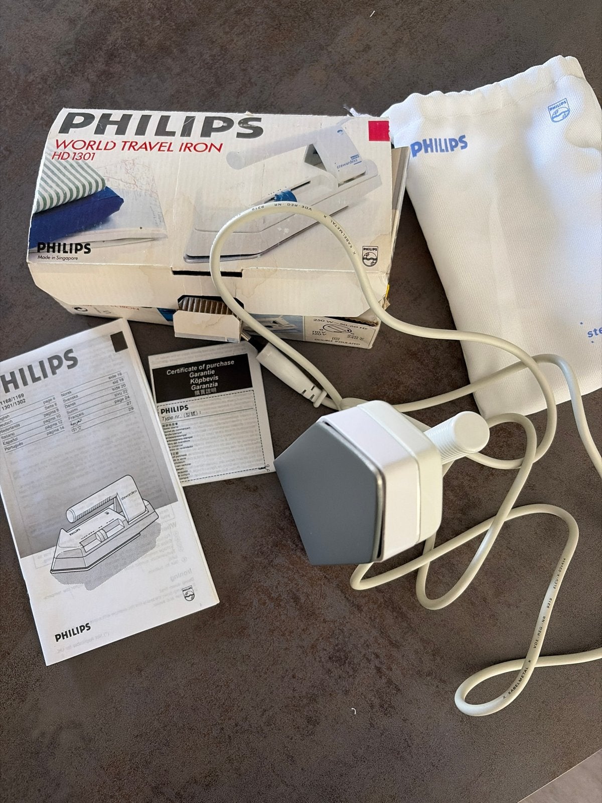 Philips HD1301 Wereld Strijkijzer - Compact en Handig, Ophalen of Verzenden, Zo goed als nieuw, Strijkijzer met snoer