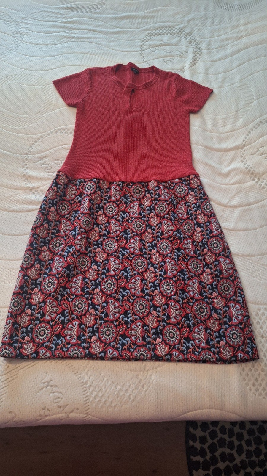 Caroline Biss jurk met bloemenprint en rode top, Maat 42/44 (L), Ophalen of Verzenden, Knielengte, Gedragen