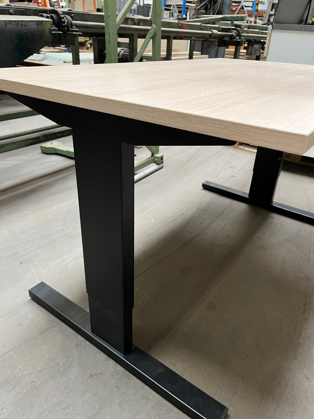 Mooi bureau voor op kantoor - 140x80x74,5 cm, Ophalen, Gebruikt