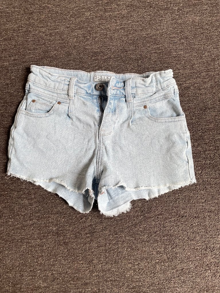 Korte broek maat 146 van het merk D-Zine, Kinderen en Baby's, Kinderkleding | Maat 146, Broek, Gebruikt, Meisje, D-Zine