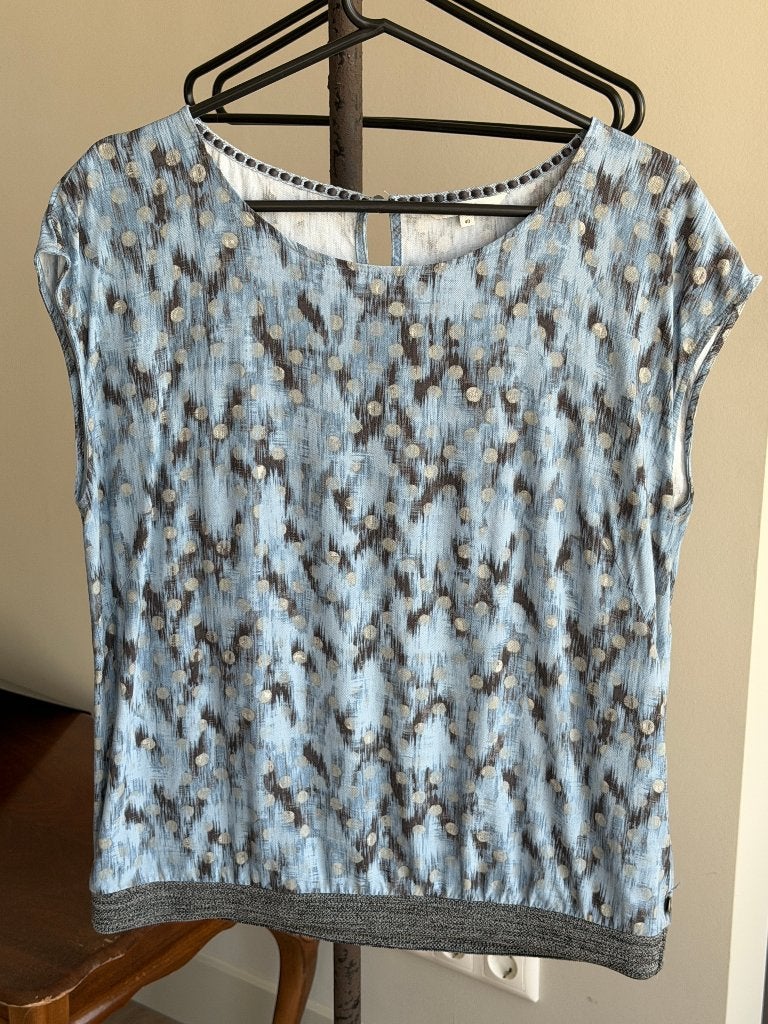 Blouse. Als nieuw. Sandwich. Maat 40., Maat 38/40 (M), Blauw, Ophalen of Verzenden, Zo goed als nieuw