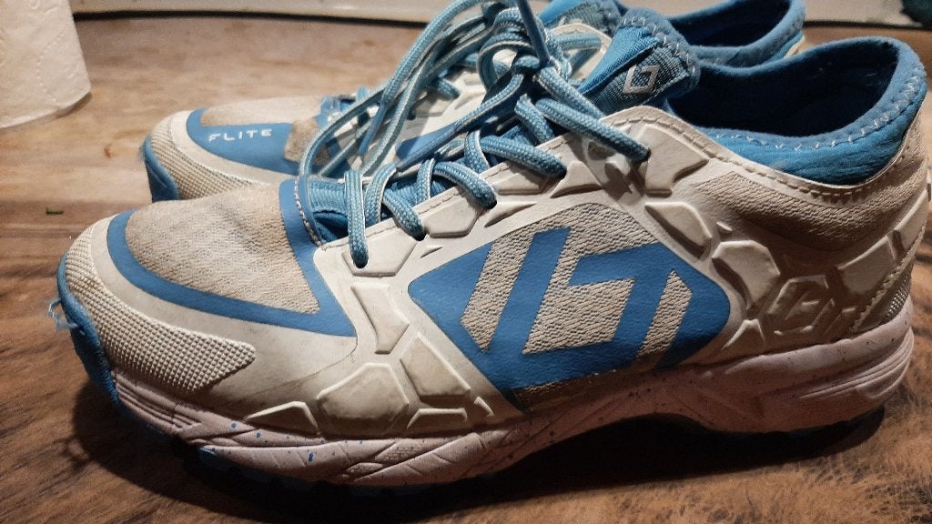 Korfbal schoenen buiten, Sport en Fitness, Ophalen, Gebruikt, Schoenen