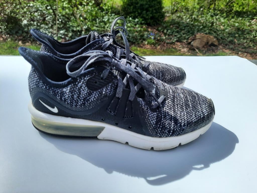 Nike Air Max Sequent 3  jongensschoenen maat 37.5 23.5 cm, Nike air max, Ophalen of Verzenden, Gedragen, Sportschoenen