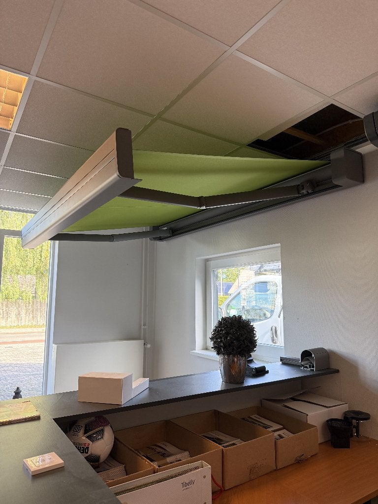 Cassettescherm NIEUW showroom model, Ophalen, 150 tot 300 cm, 250 cm tot 450 cm, Knikarmscherm