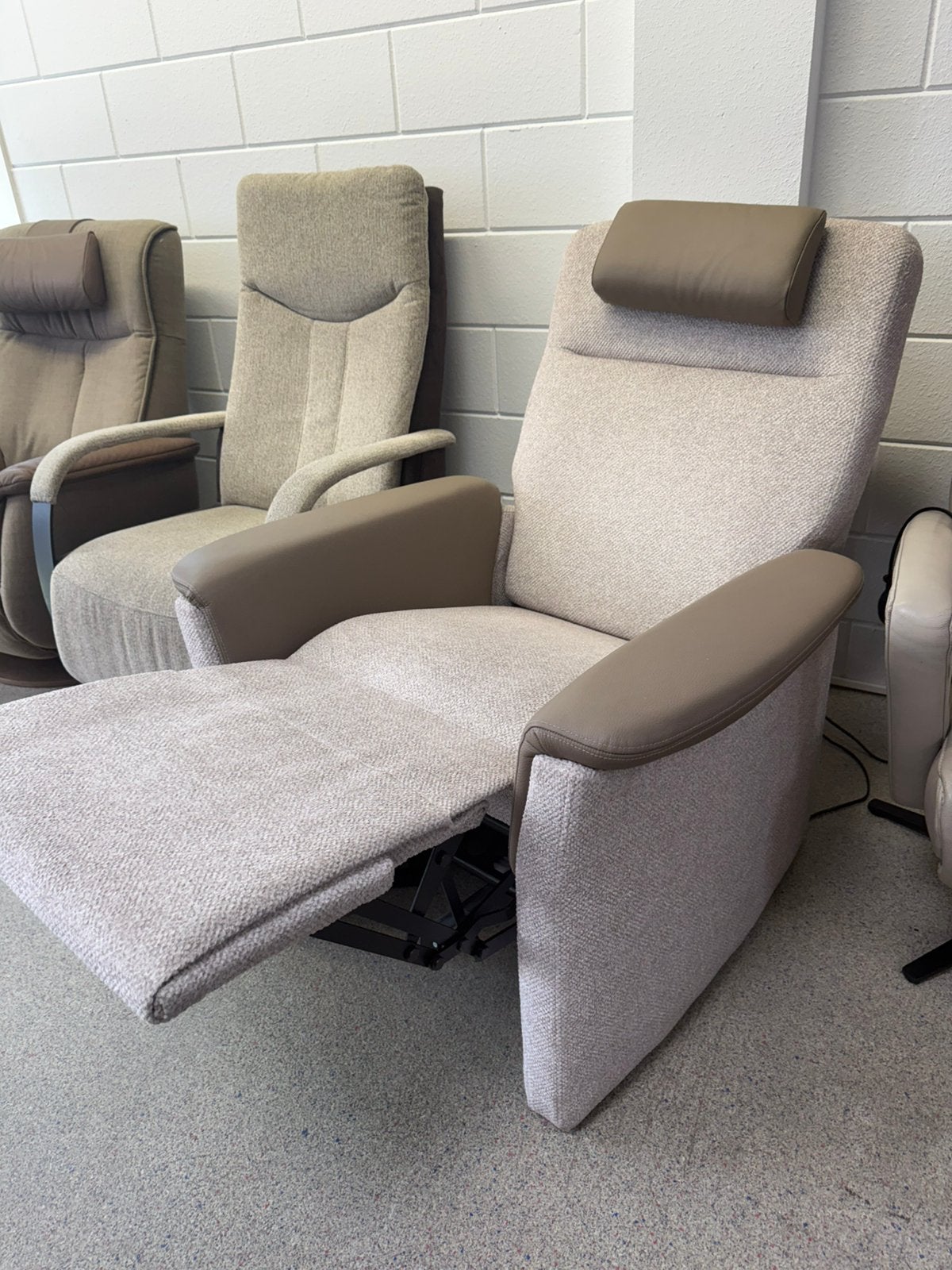 Sta op stoel relax fauteuil nieuw gratis bezorging /garantie, Ophalen of Verzenden, Nieuw, Leer, Ruim 100 nieuwe en gebruikte sta op en relax fauteuils