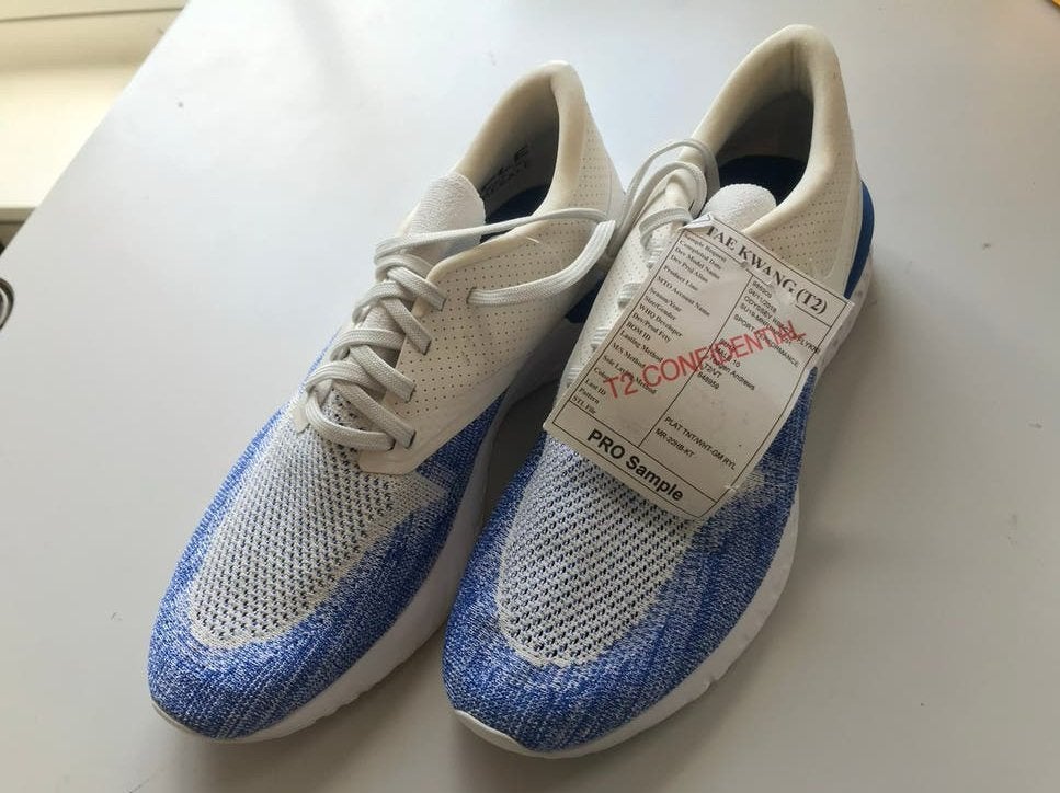 Nike Odyssey React 2 Flyknit PRO SAMPLE SU19 Maat 44/45, Colosseum 1 1213 NL Hilversum Nederland, Nike Europe, Blauw, Mailto:serviceinfo.nl@nike.com