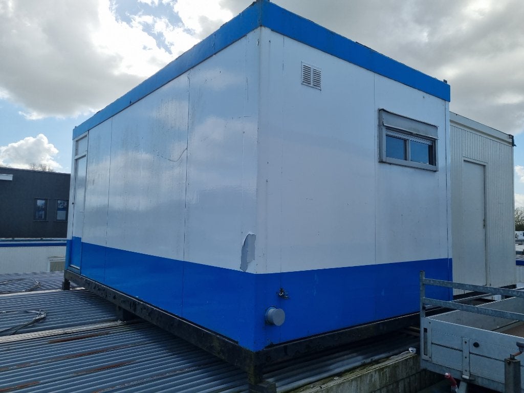 OPRUIMING 4 Sanitair units 2 WC’s 3 Urinoirs 7 Wasbakken, Ophalen, Gebruikt