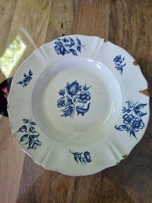 Antiek Petrus Regout & Co Maastricht 'Bouquet Bleu' bord, Antiek en Kunst, Antiek | Servies los, Ophalen of Verzenden