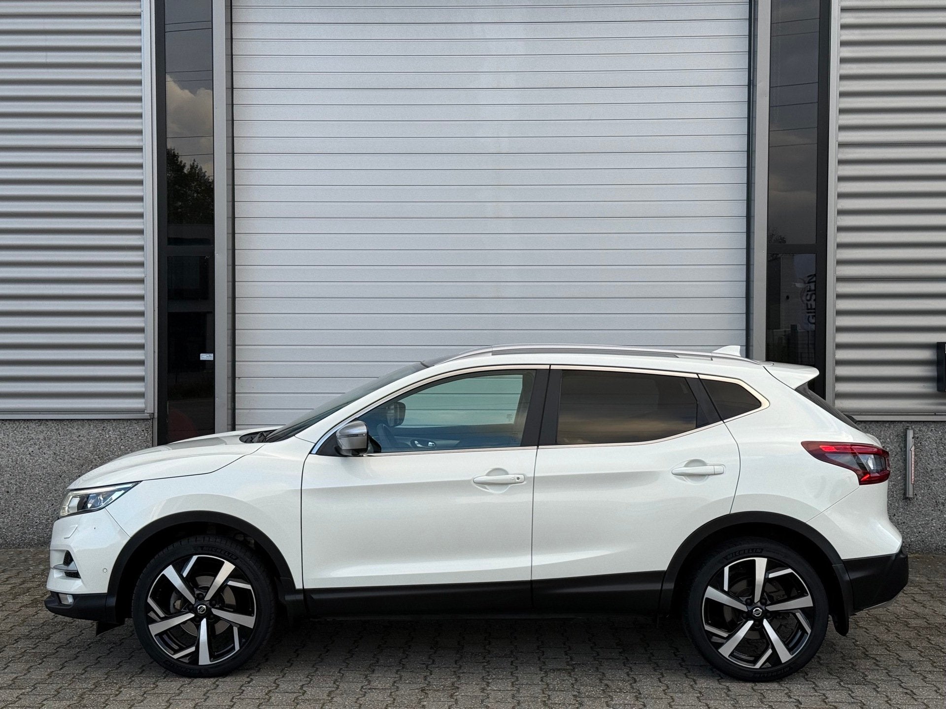 Nissan Qashqai 1.3 DIG-T Tekna + Pano Leder Memory stoelen, Voorwielaandrijving, 687 kg, Gebruikt, 4 cilinders