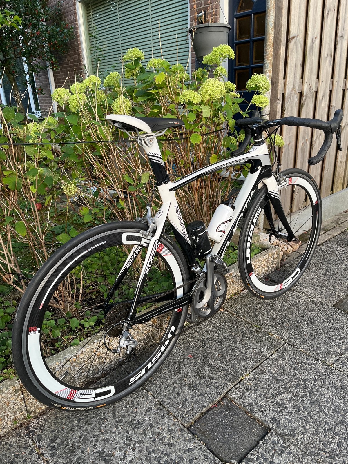 Foto 4 van Kuota Kharma racefiets - Carbon frame - Shimano Ultegra