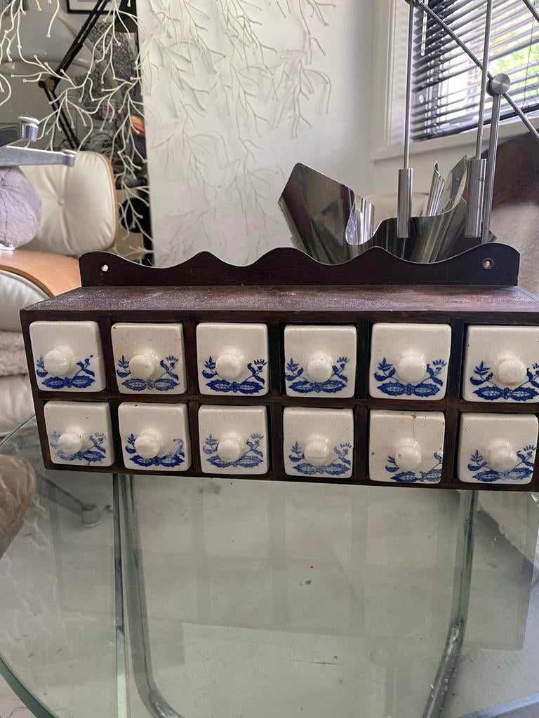 Vintage wand kruidenkastje met 10 keramieken lades, Ophalen of Verzenden
