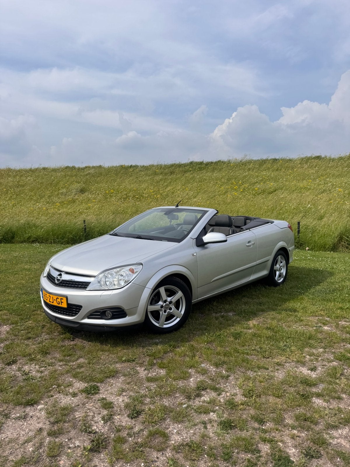 Opel Astra 1.8 16V Twintop 2008 Grijs, Voorwielaandrijving, 4 cilinders, Cabriolet, 4 stoelen