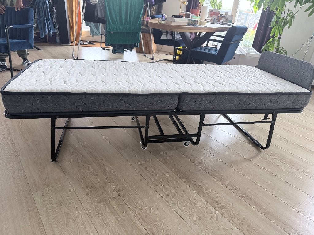 Opvouwbaar logeerbed met matras - Zo goed als nieuw, Ophalen, Modern en functioneel, Verstelbaar, Eenpersoons