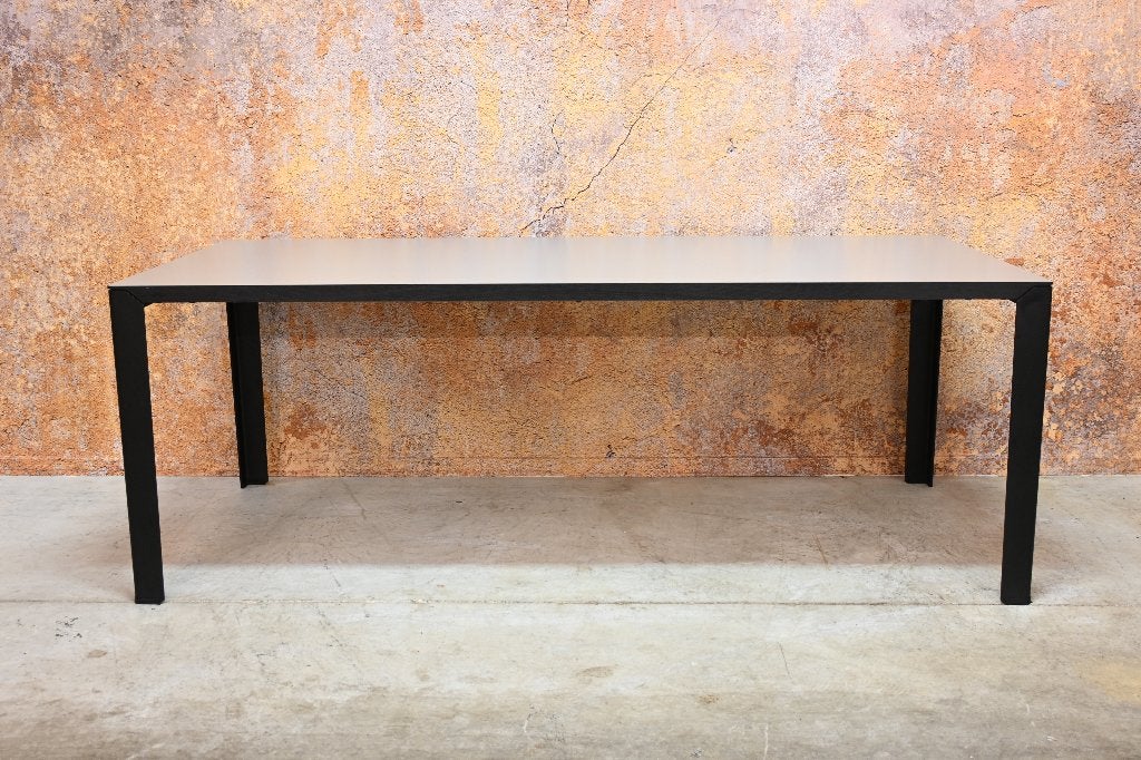 ZGANieuw fraaie Leolux Kalia design eetkamertafel, Leolux, 200 cm of meer, Zo goed als nieuw, Rechthoekig
