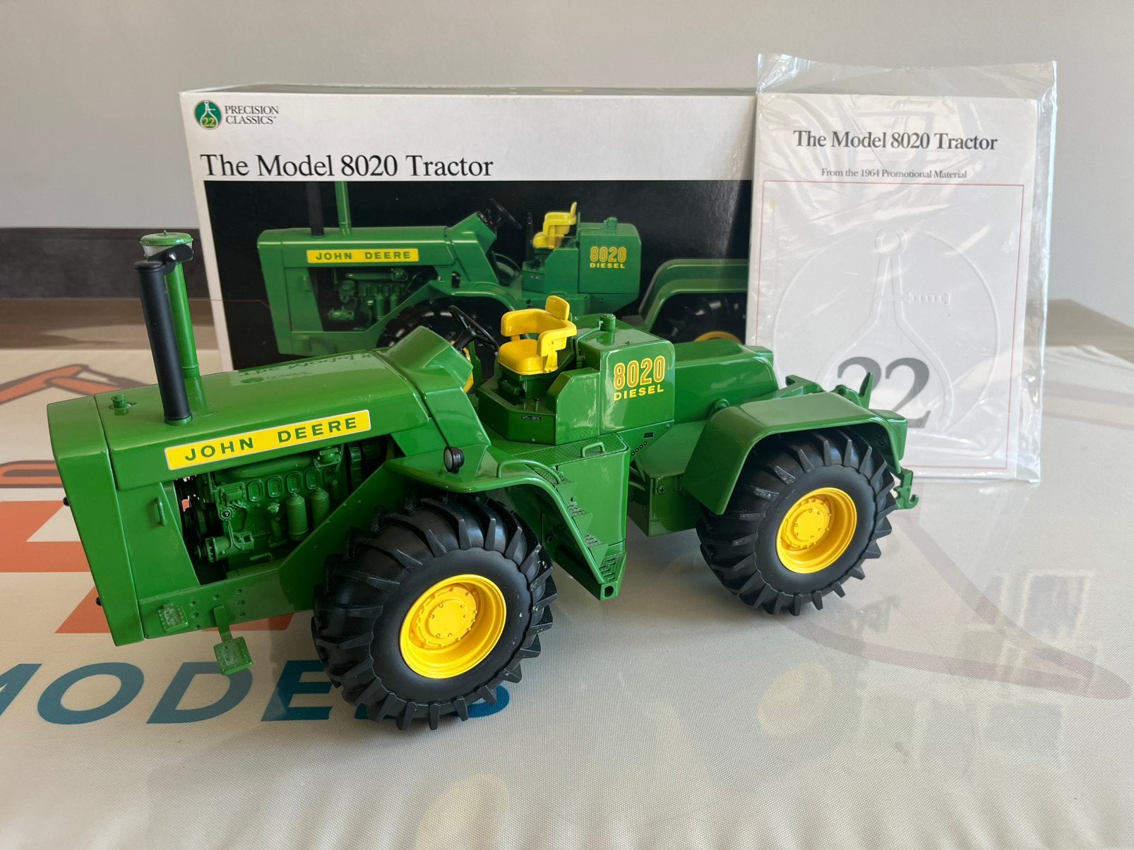 John Deere 8020 kniktractor Ertl Precision #22 2/16, Ophalen of Verzenden, Zo goed als nieuw, Tractor of Landbouw