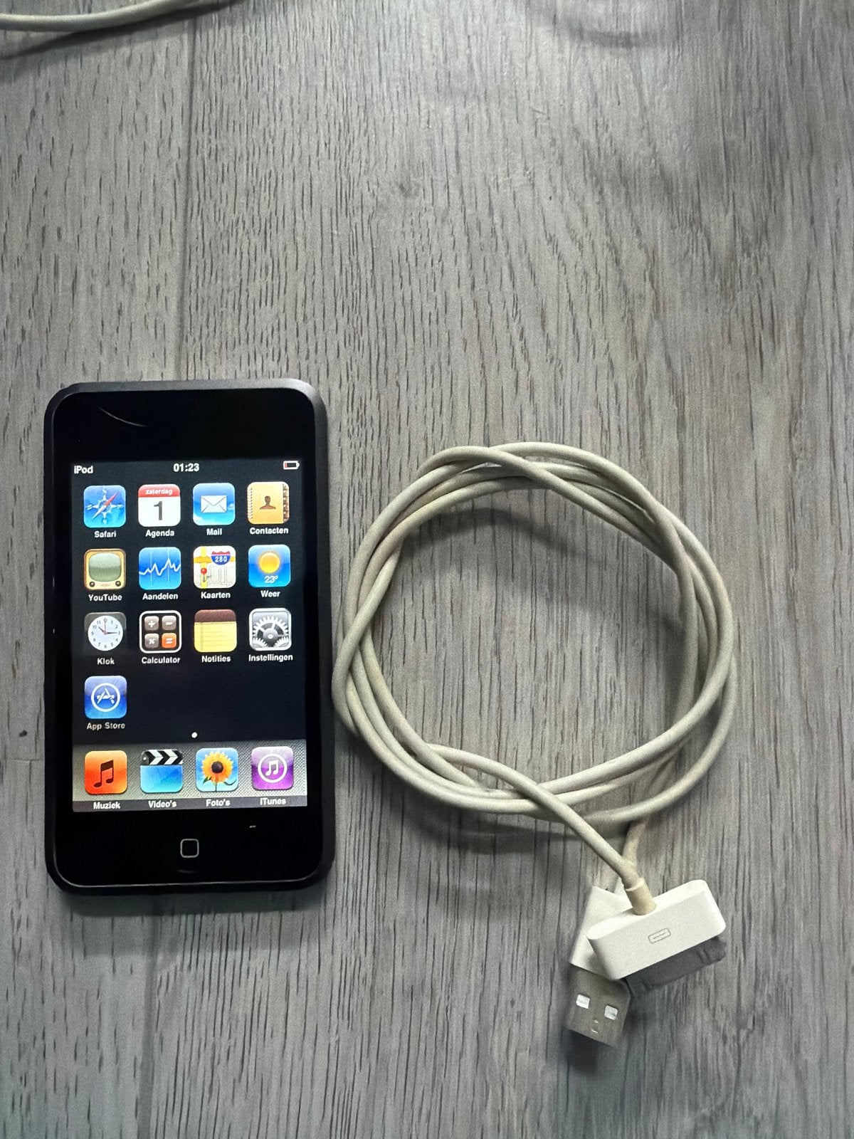 Apple iPod Touch 2e generatie met kabel, Gebruikt, Touch, Zwart, Ophalen of Verzenden