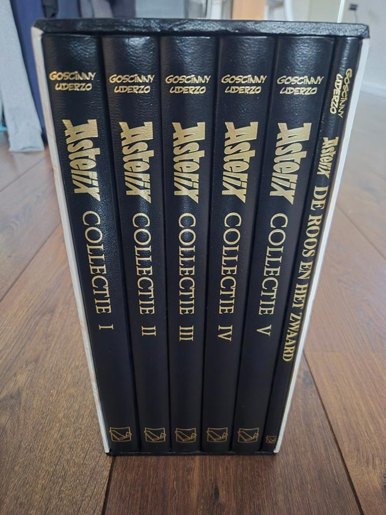 Asterix Collectie I-V en De Roos en het Zwaard (6 boeken), Boeken, Meerdere stripboeken, Verzenden, Zo goed als nieuw, Goscinny, Uderzo