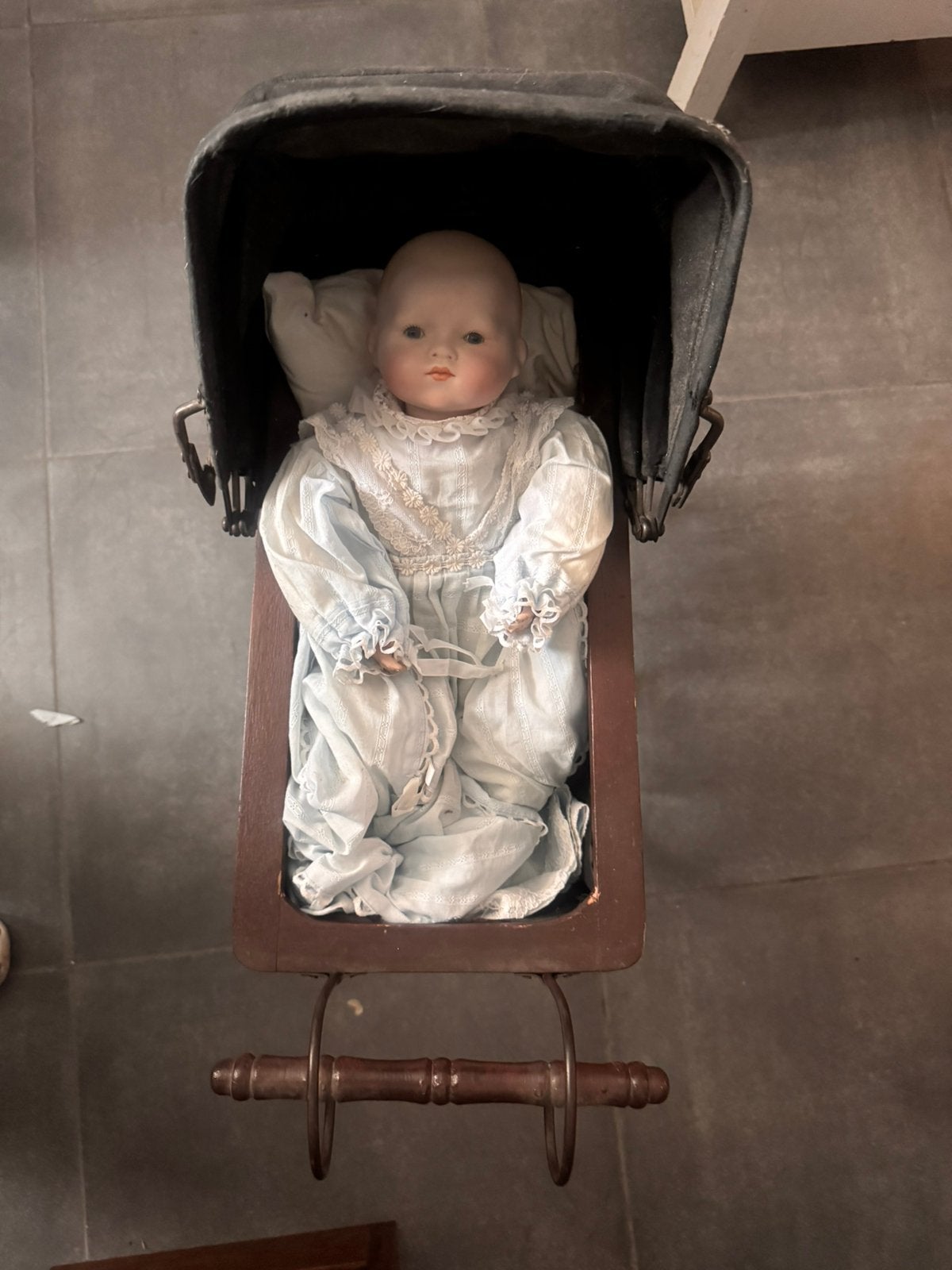 Te Koop antieke Wicker poppen wagen met Armand Marseille pop, Ophalen, Zo goed als nieuw, Babypop