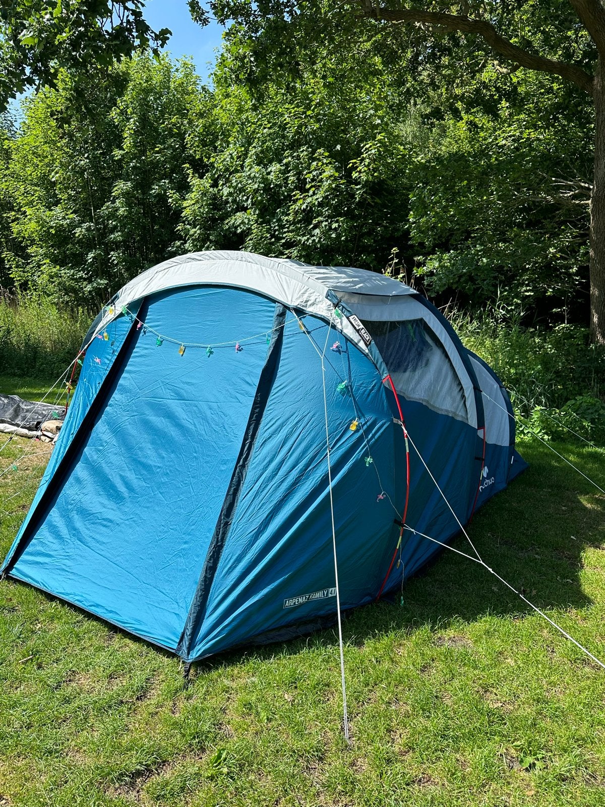 Quechua tent Arpenaz Family 4.1 Fresh & Black 4 personen, Ophalen, Zo goed als nieuw, Tot en met 4