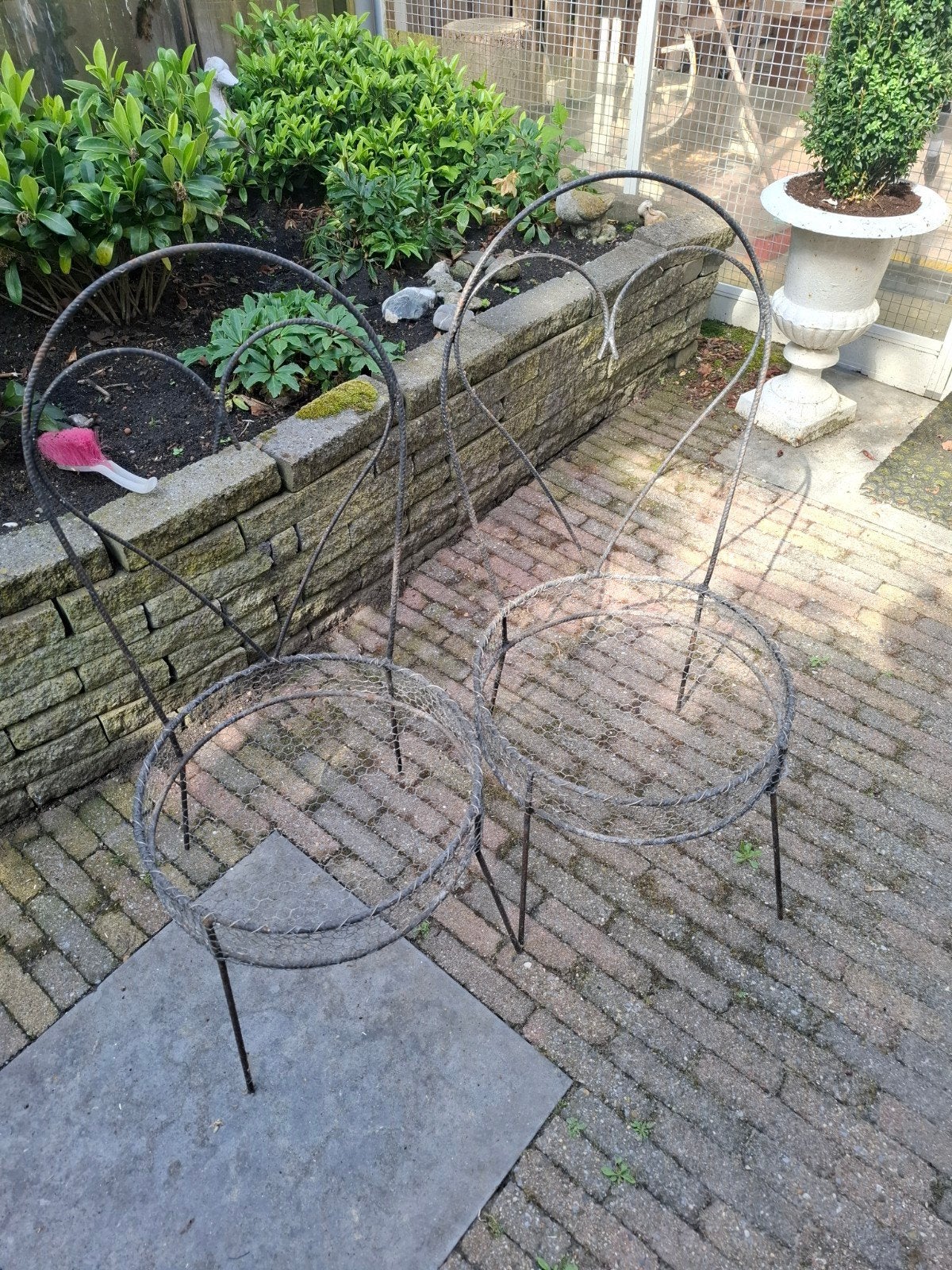 2 stoeltjes om bloemen in te zetten. GRATIS, Tuin en Terras, Gaas en Draad, Ophalen of Verzenden, Gebruikt, Minder dan 10 meter