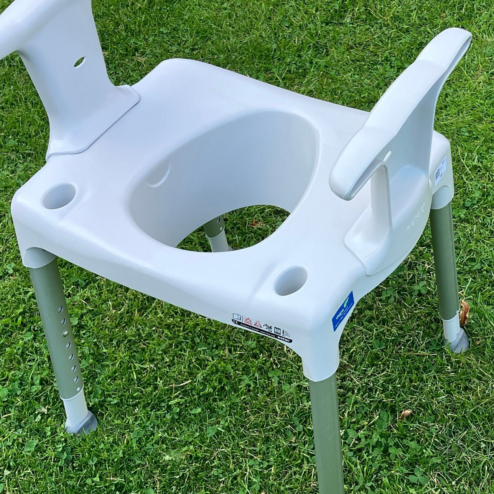 Etac Swift vrijstaande toiletverhoger / toiletstoel, Ophalen, Zo goed als nieuw