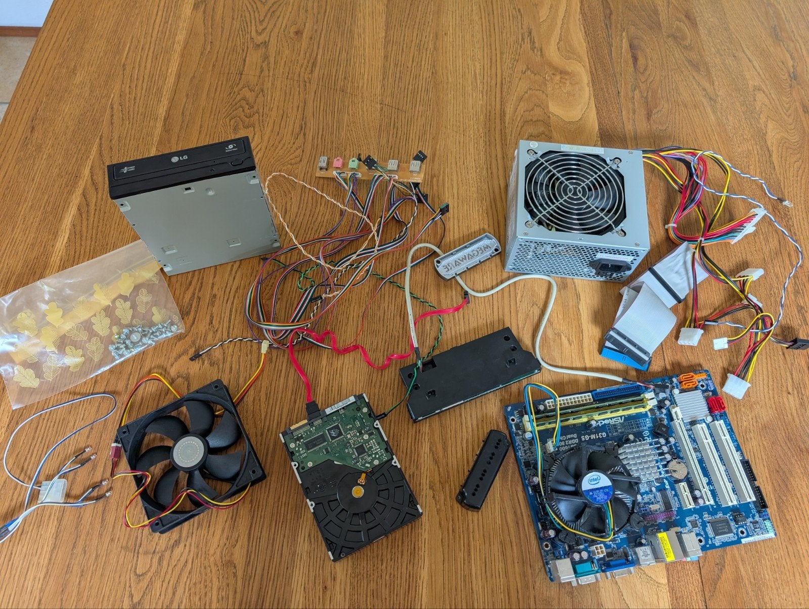 computeronderdelen: Moederbord, HDD, Voeding, DVD-sp, Ophalen of Verzenden