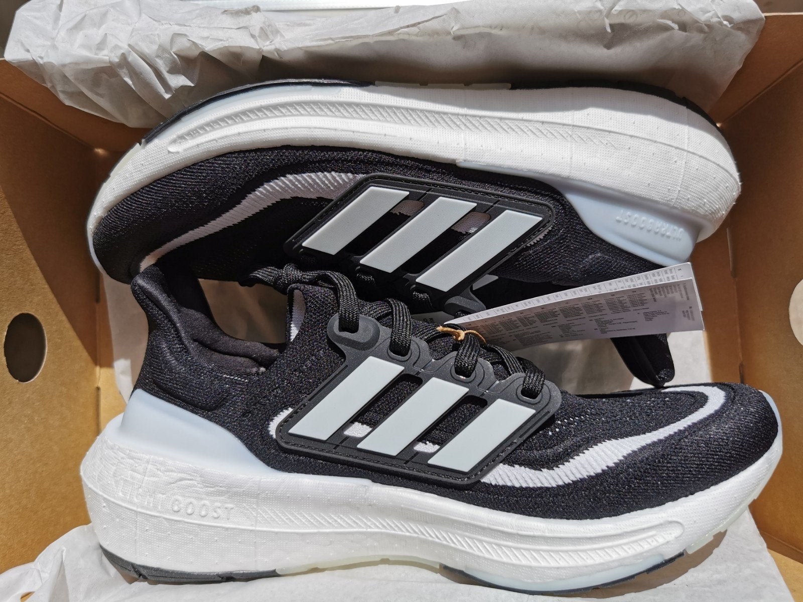 Adidas Ultraboost Light, Nieuw, Ophalen of Verzenden, Adidas, Sportschoenen