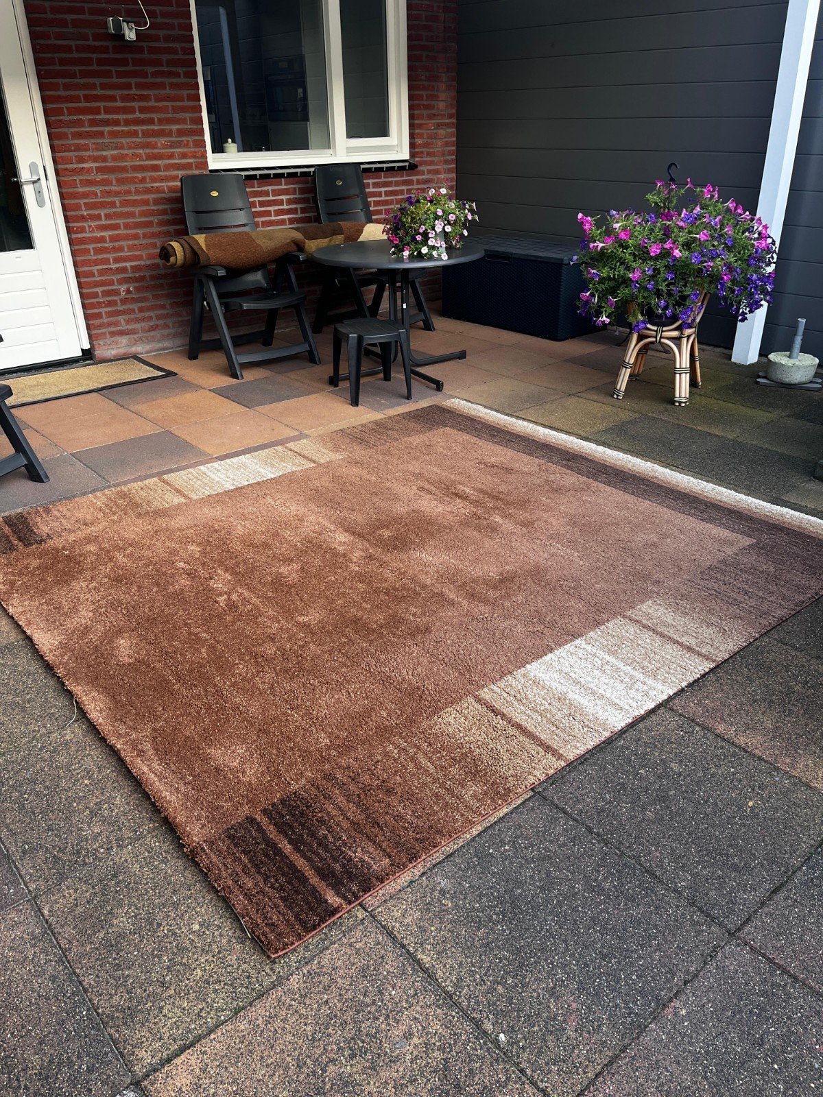 2 mooie vloerkleden, erg comfortabel. Prijs per stuk.