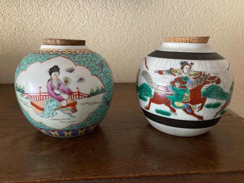 Twee mooie gemberpotjes. Puntgaaf., Ophalen of Verzenden, Gebruikt