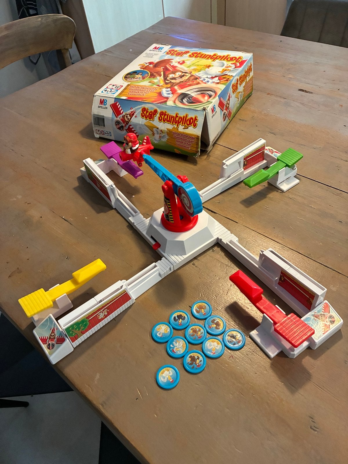 Hilarisch spel Stef Stuntpiloot, Hobby en Vrije tijd, Gezelschapsspellen | Overige, Drie of vier spelers, Ophalen of Verzenden