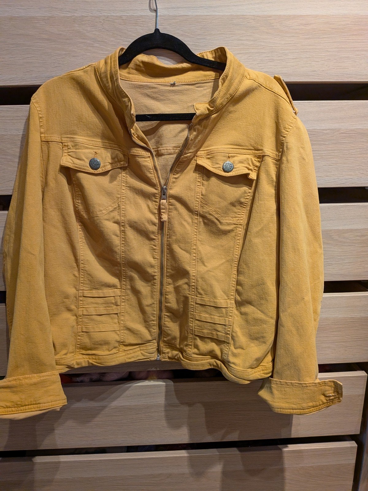 Oker gele spijkerjas maat 48, Kleding | Dames, Grote Maten, Ophalen of Verzenden, Gedragen, Geel, Jas of Mantel