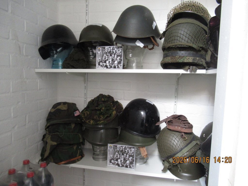Militaire helmen, Ophalen, Landmacht, Overige gebieden, Helm of Baret