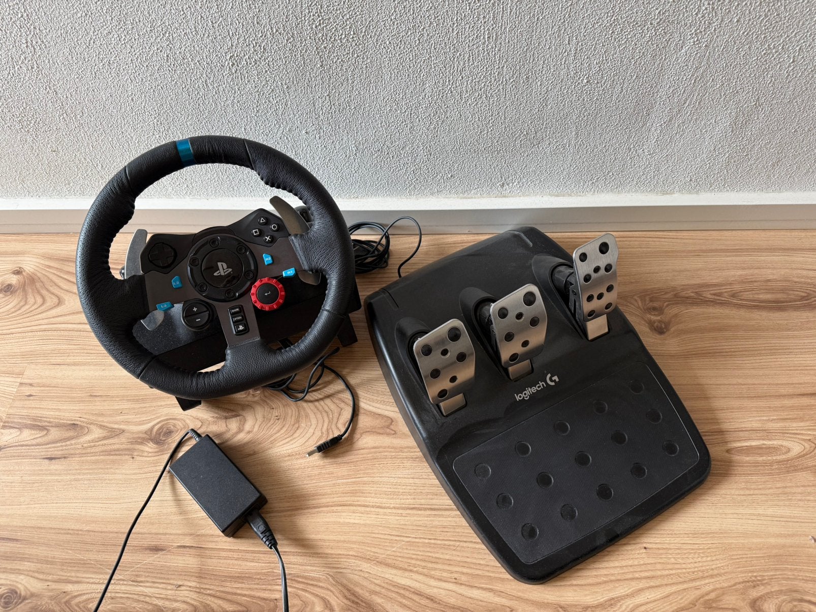 Logitech g29 stuur met pedalen, Ophalen, Zo goed als nieuw