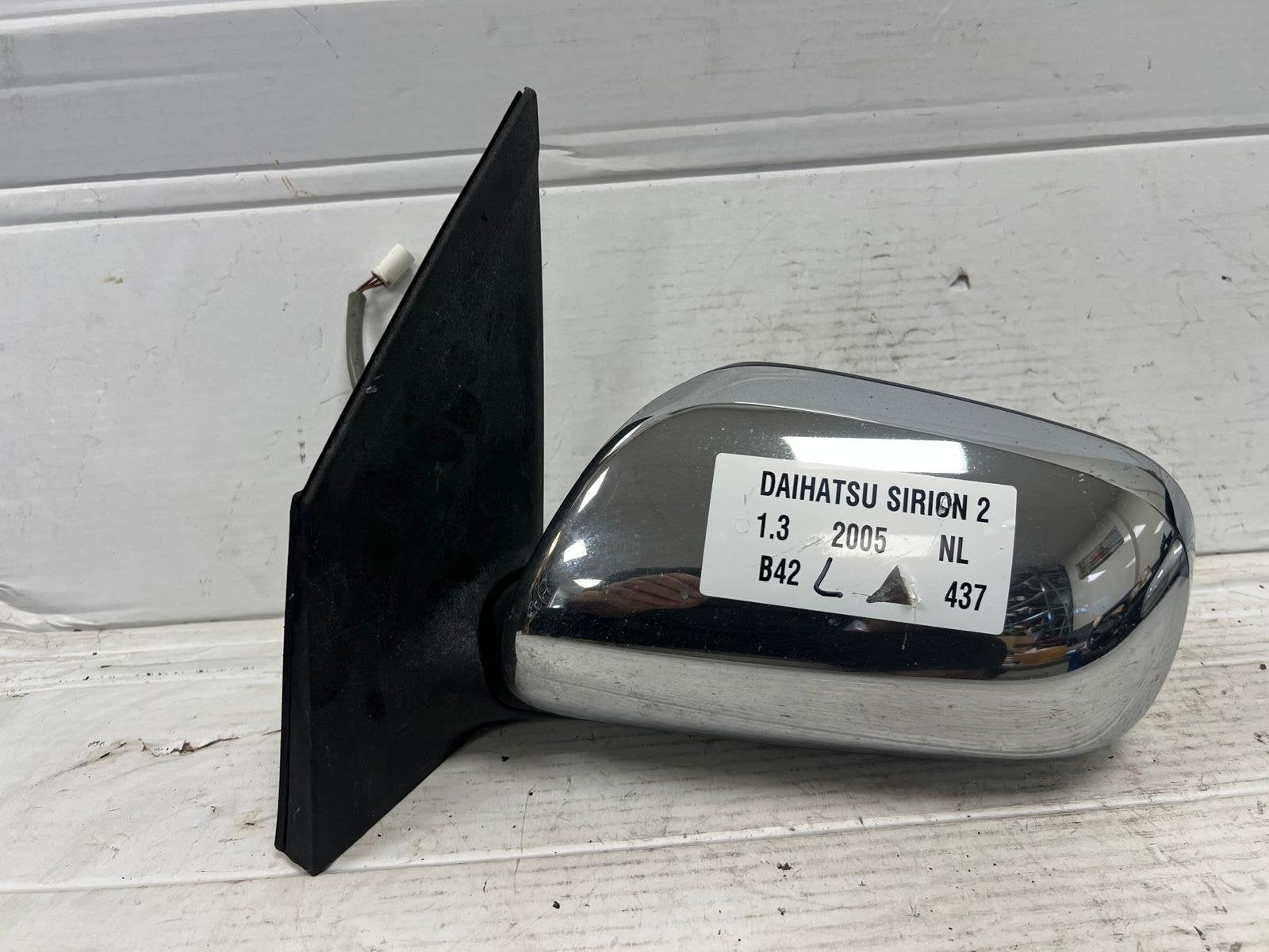 Daihatsu Sirion 2 Buitenspiegel Links Chroom B42 2005-2011, Ikeda-shi 1-1
563-8651  Osaka, Gebruikt, Daihatsu, Info@daihatsu.co.jp