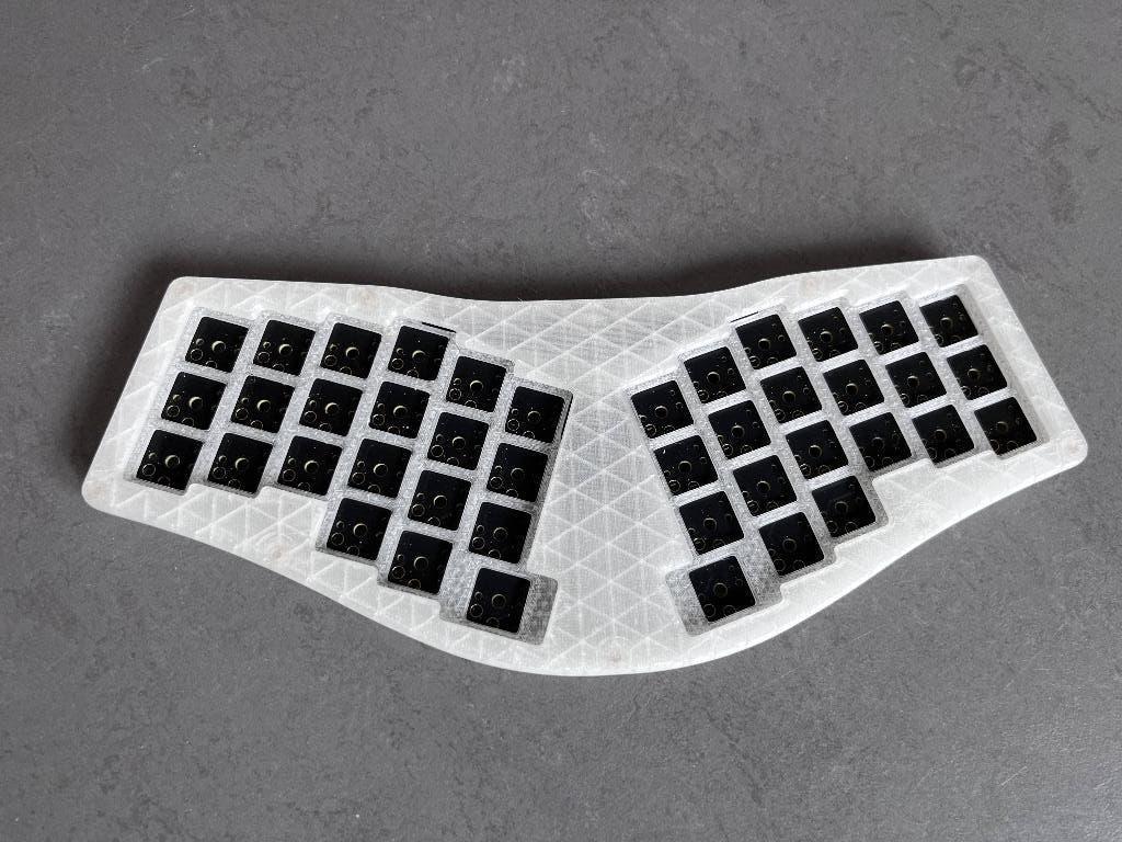 Beekeeb Zerosprey42 split qmk keyboard, Computers en Software, Toetsenborden, Ophalen of Verzenden, Overige indelingen, Zo goed als nieuw