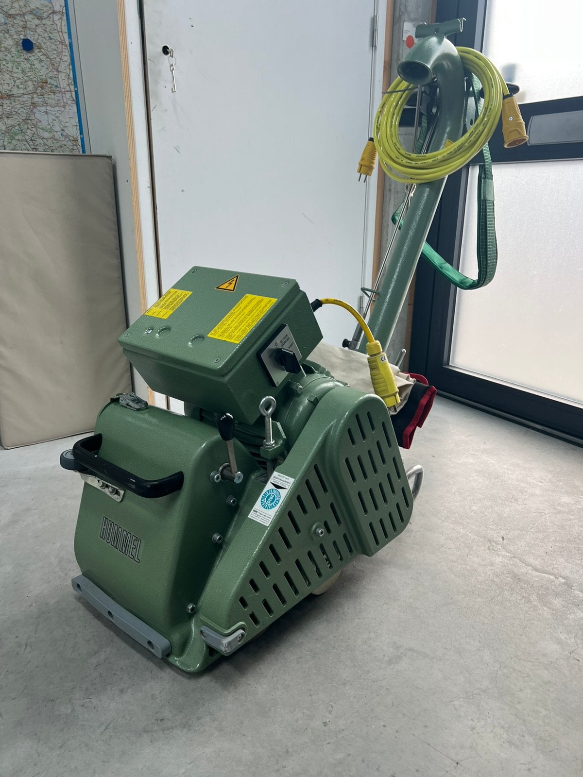 Lagler Hummel parketschuurmachine,bandschuurmachine, Ophalen of Verzenden, Zo goed als nieuw, 15 m² of meer, Zeil