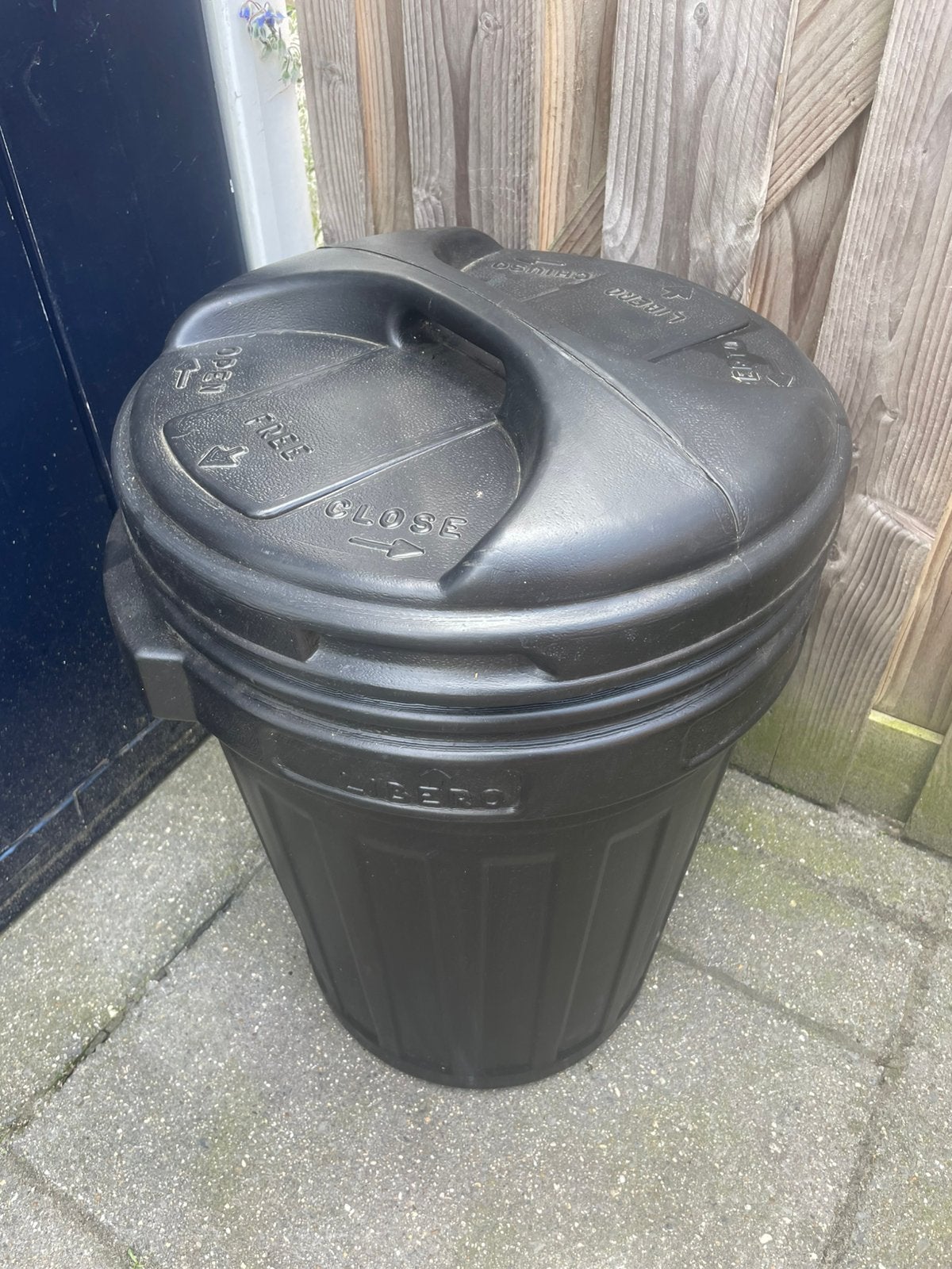 Voerton 70 liter, Ophalen