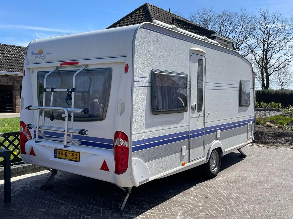 Hobby 460 UFE 2007 compleet met Dorema voortent en zijbeuk, Rondzit, Hobby, Particulier, Tot en met 4