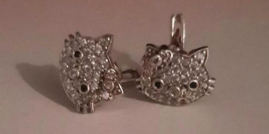 Zilveren hello kitty oorbellen, Ophalen of Verzenden, Nieuw, Zilver, Zilver