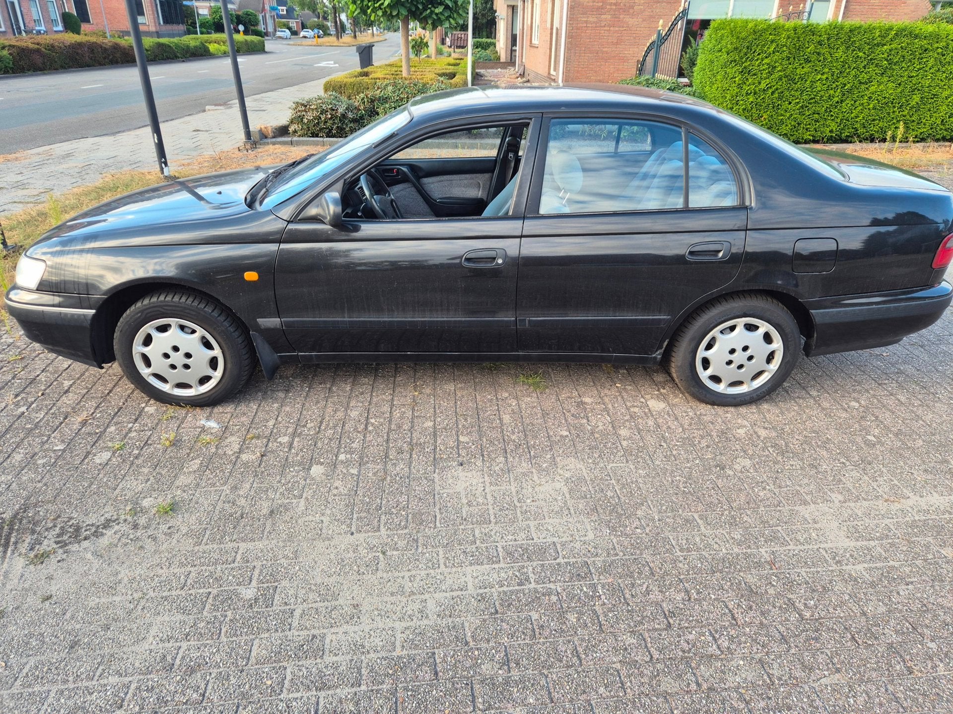 Toyota Carina E 2.0 GLi EXPORT, Auto's, Toyota, Voorwielaandrijving, 1998 cc, Gebruikt, 4 cilinders