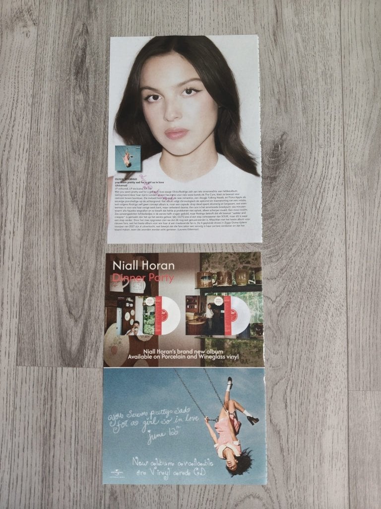 Olivia Rodrigo 2 pagina’s tijdschrift artikel RecordZine, Verzenden, Zo goed als nieuw, Boek, Tijdschrift of Artikel