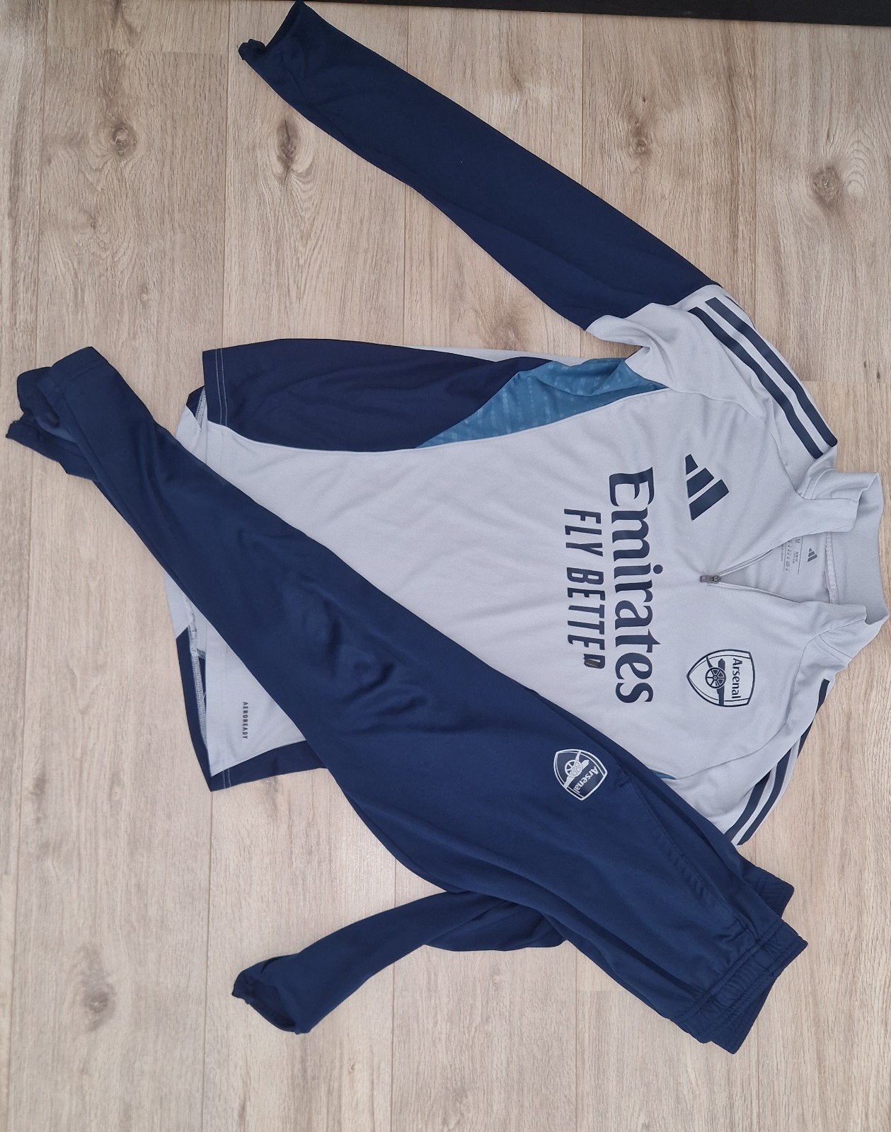 Adidas Arsenal Trainingspak 2025/2026 – M, Maat M, Ophalen of Verzenden, Gebruikt, Trainingspak