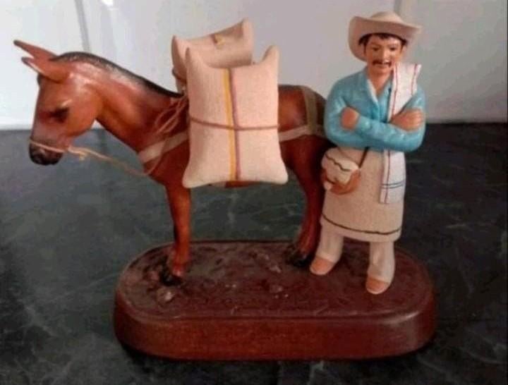 Beeld Juan Valdez keramiek met muilezel, Ophalen, Zo goed als nieuw, Dier
