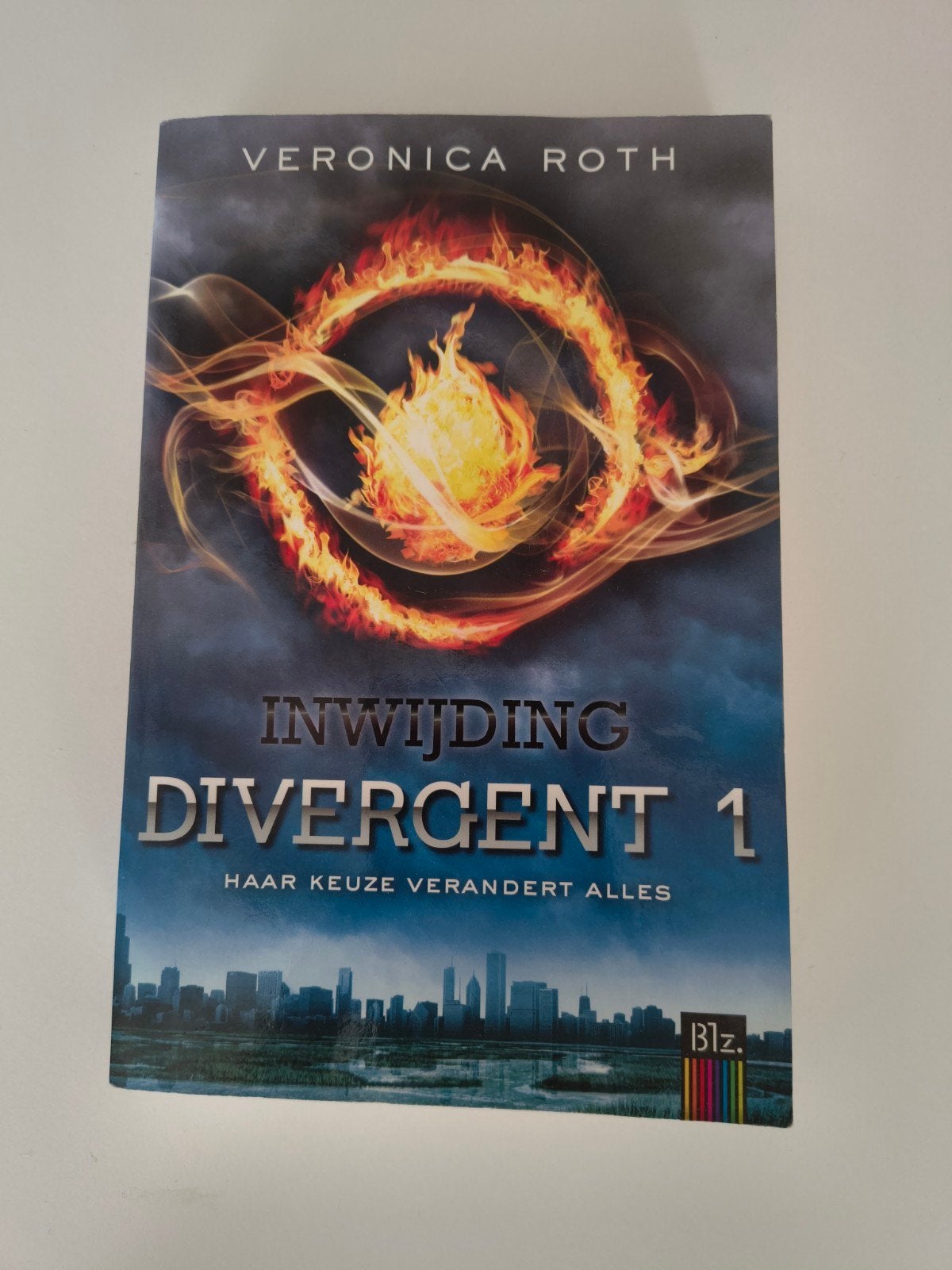 Divergent 1: Inwijding - Veronica Roth, Boeken, Ophalen of Verzenden, Zo goed als nieuw, Veronica Roth