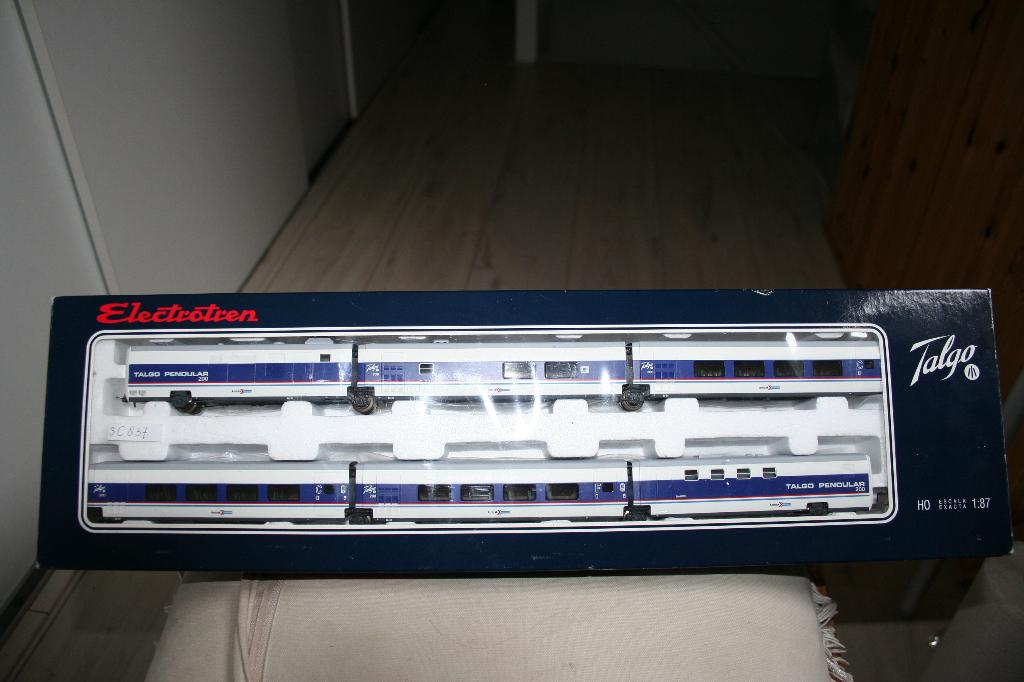 trix express  trein wagons (electrotren), Hobby en Vrije tijd, Modeltreinen | H0, Treinset, Gelijkstroom, Trix, Ophalen of Verzenden