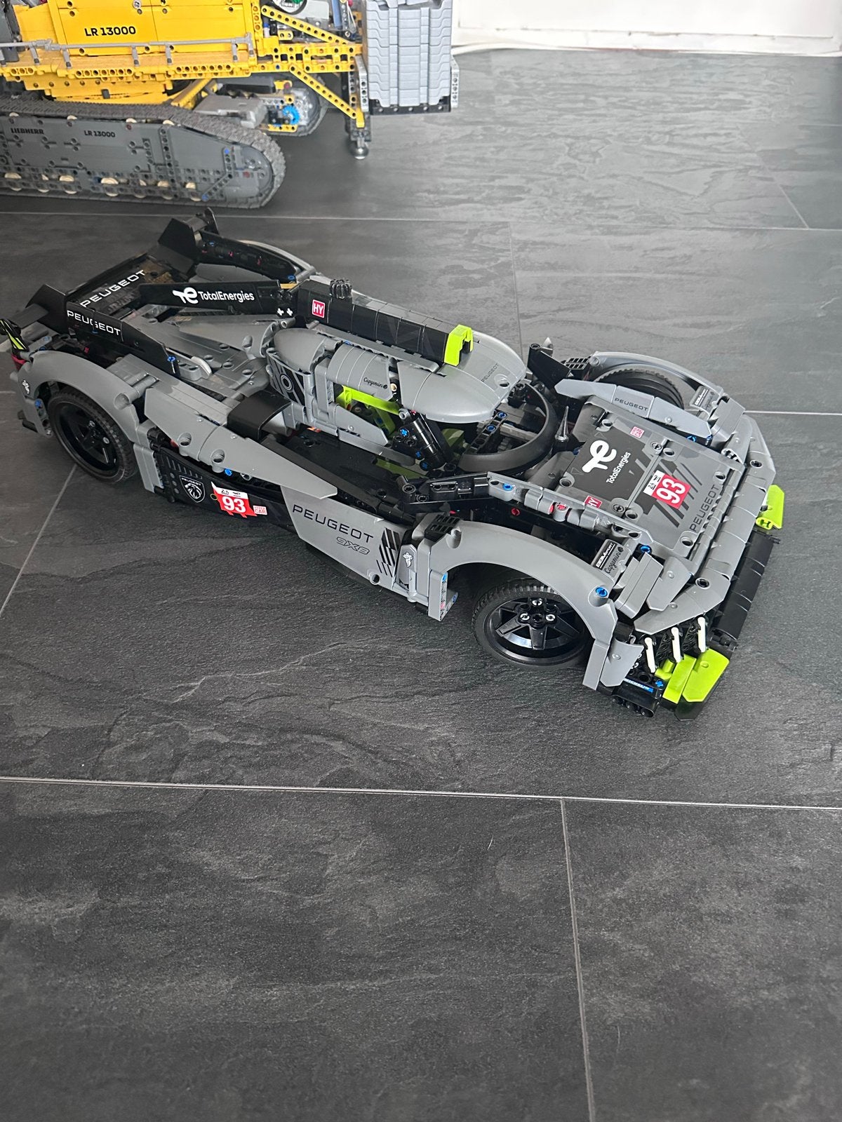 Lego Technic Peugeot 9X8 24H Le Mans Hybrid Hypercar, Ophalen of Verzenden, Zo goed als nieuw, Overige merken