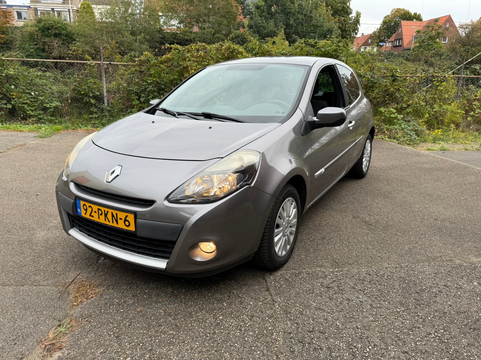 Renault Clio 1.2 16V | Airco | Elk-Ramen | Cruise | Velgen |, Voorwielaandrijving, 4 cilinders, 49 €/maand, Origineel Nederlands