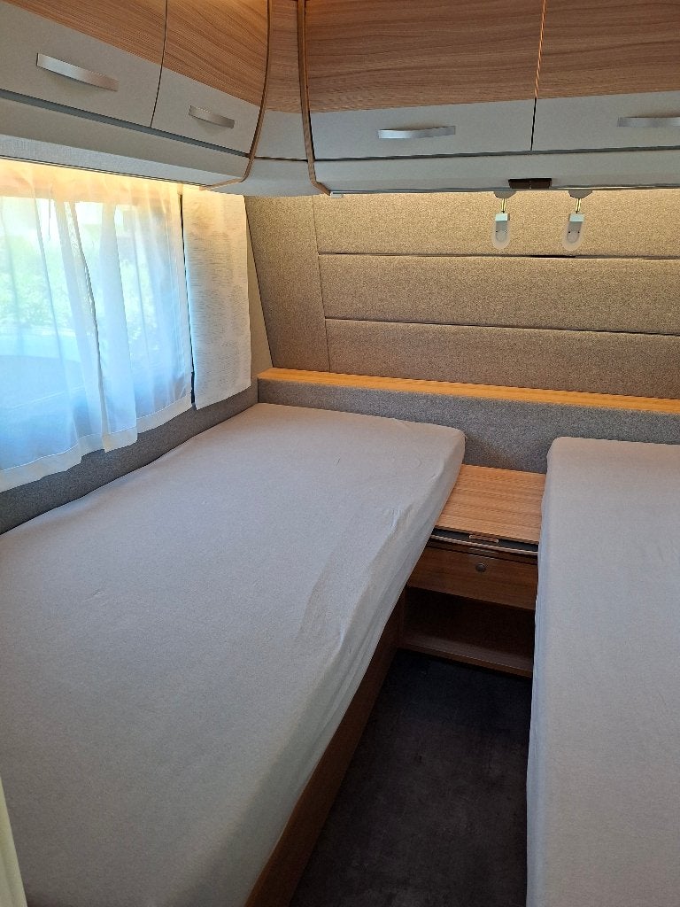 caravan Dethleffs camper 470 ER, Caravans en Kamperen, Caravans, Schokbreker, Rondzit, Queensbed, 7 tot 8 meter