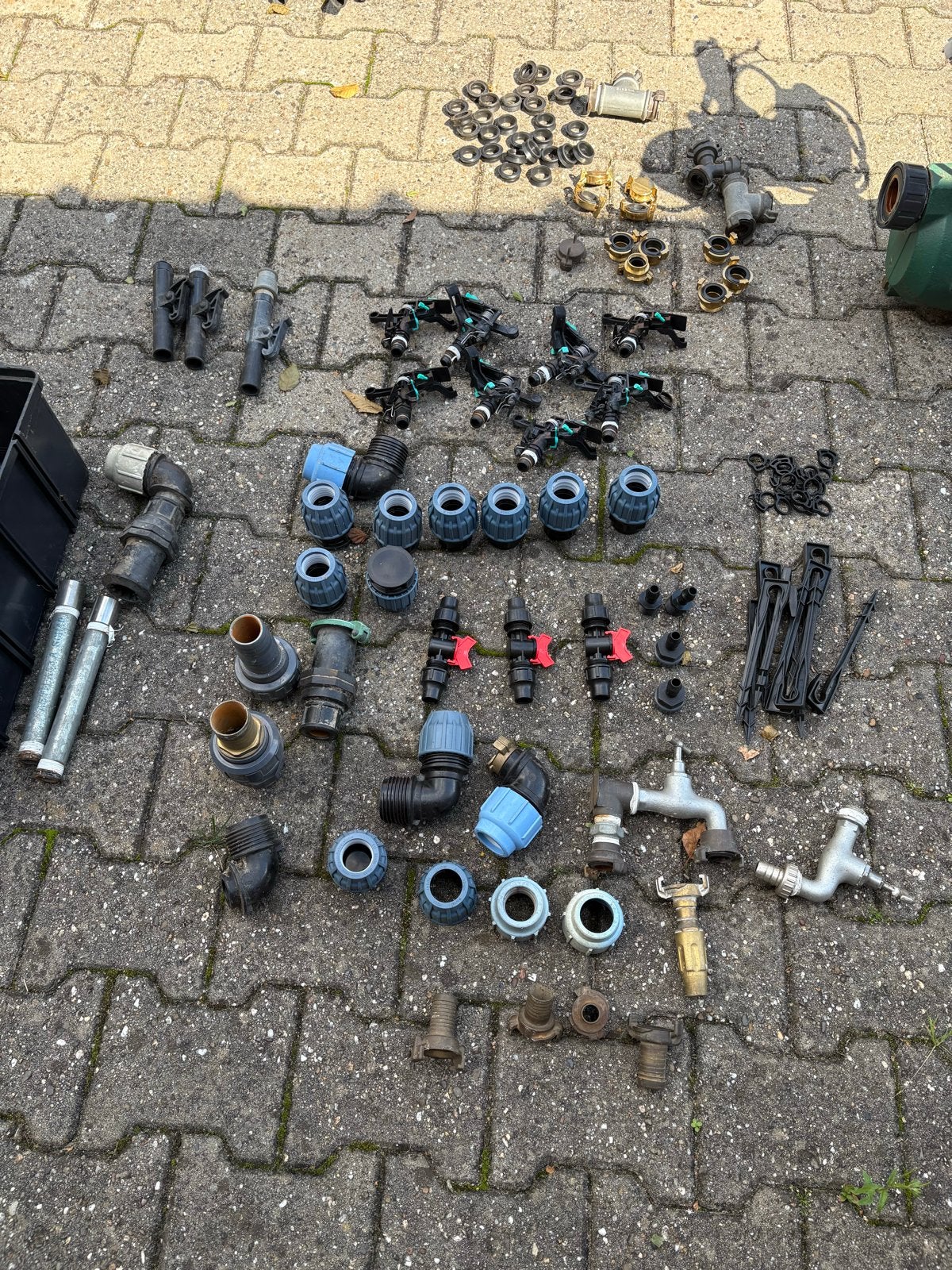 Diverse sproeiers en koppelstukken voor tuinirrigatie, Tuin en Terras, Ophalen, Gebruikt, Zwenksproeier