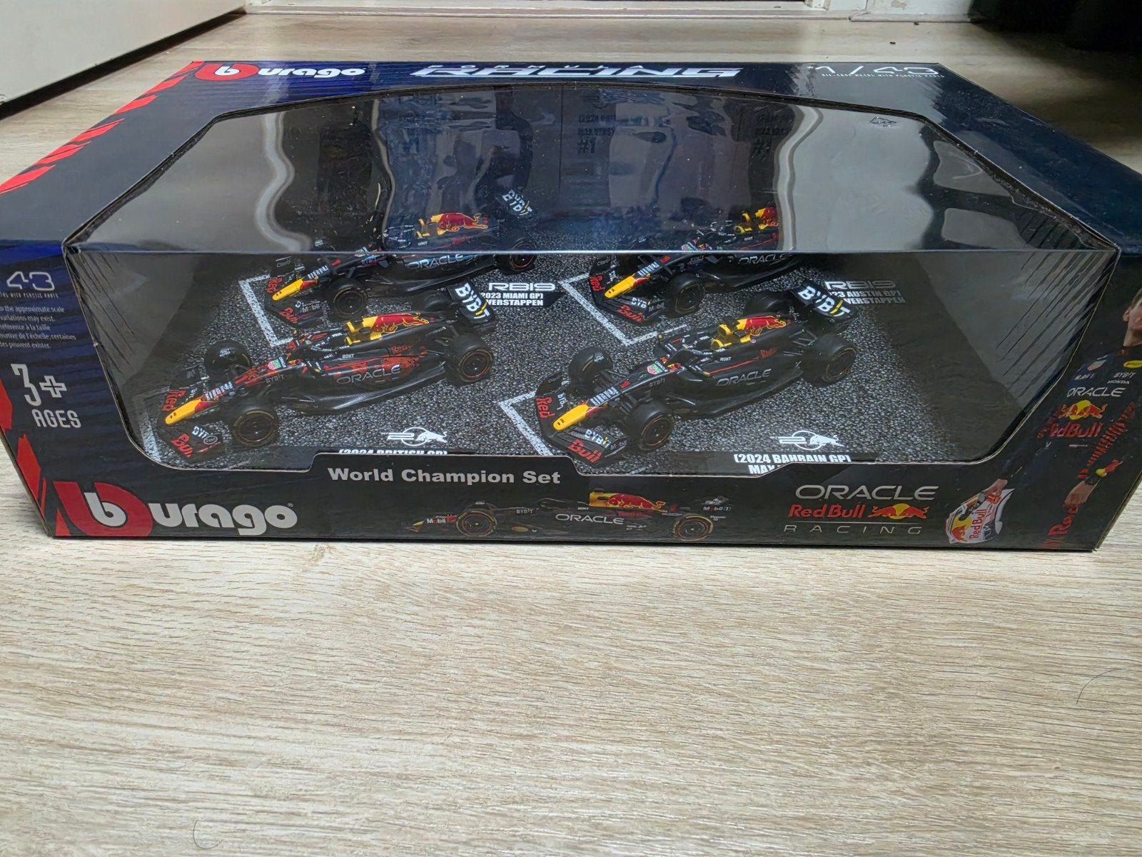 Bburago Red Bull Racing F1 World Champion Set, Ophalen of Verzenden, Nieuw, Auto, Overige merken